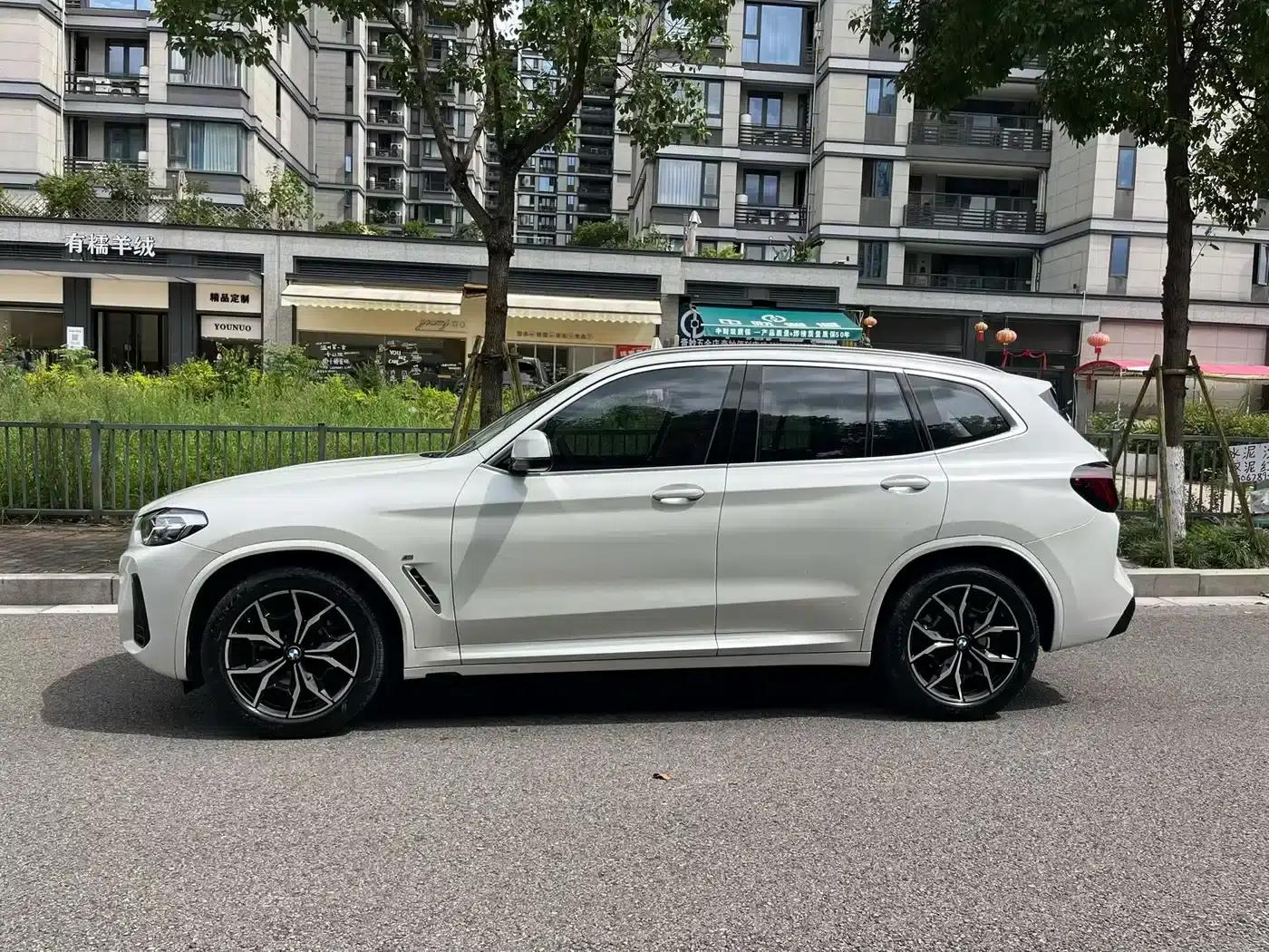 2023 BMW X3 xDrive25i M Sport Package — миниатюра 4