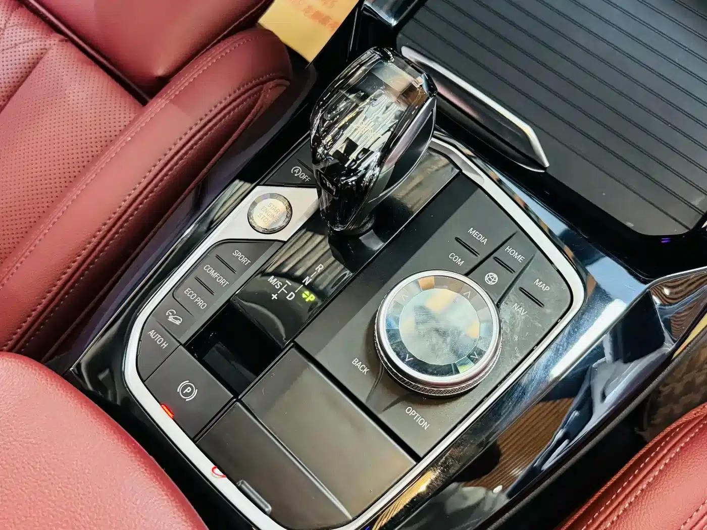 2022 BMW X3 xDrive25i M Sport Package — миниатюра 8