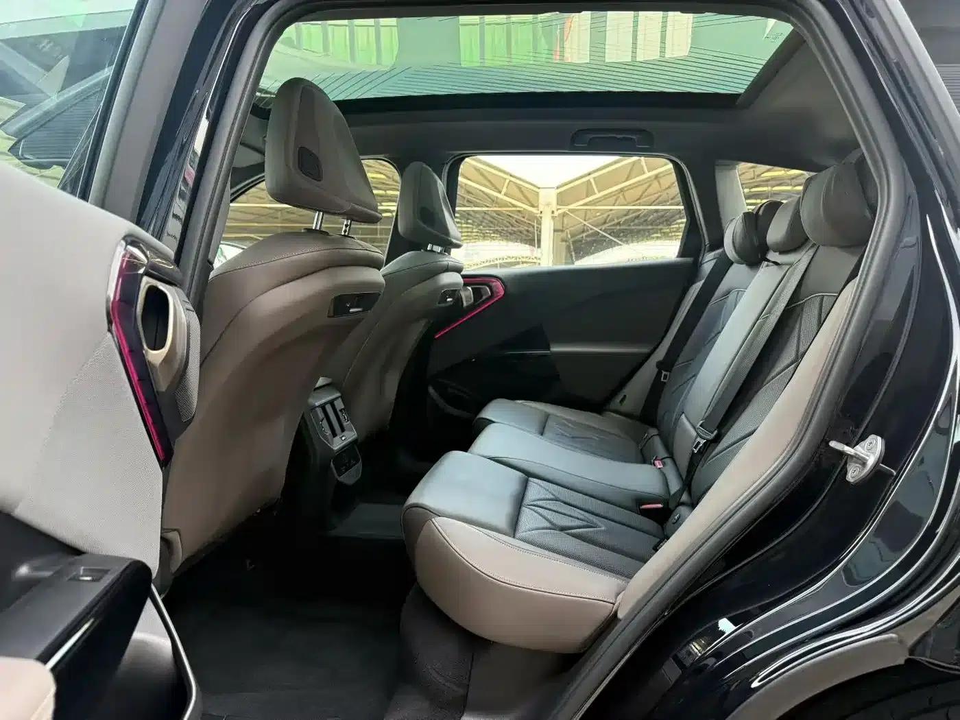 BMW X3 2025 xDrive30L Luxury M Sport Package — миниатюра 8