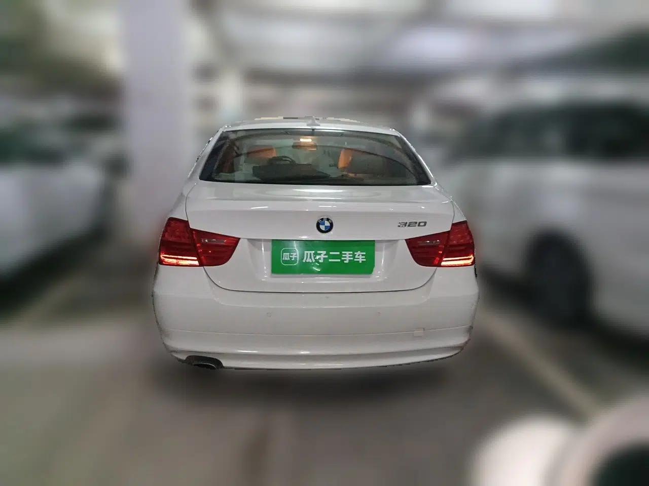 BMW 3 Series 2011 320i Sport Edition — миниатюра 5