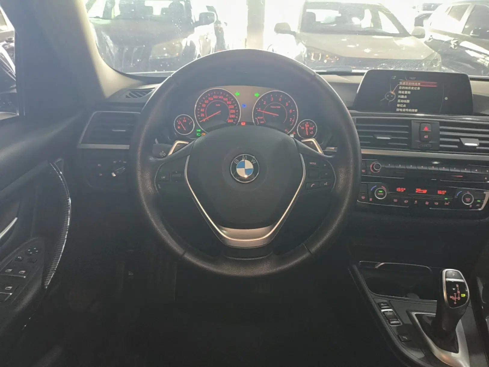 BMW 3 Series 2017 320Li M Sport Edition — миниатюра 13