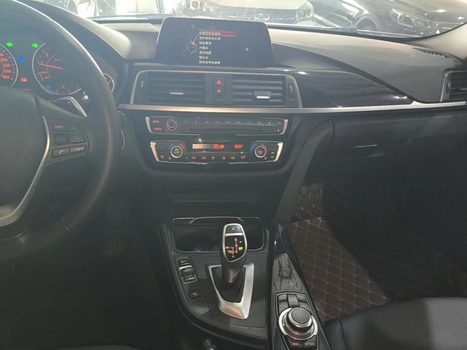 BMW 3 Series 2017 320Li M Sport Edition — миниатюра 15