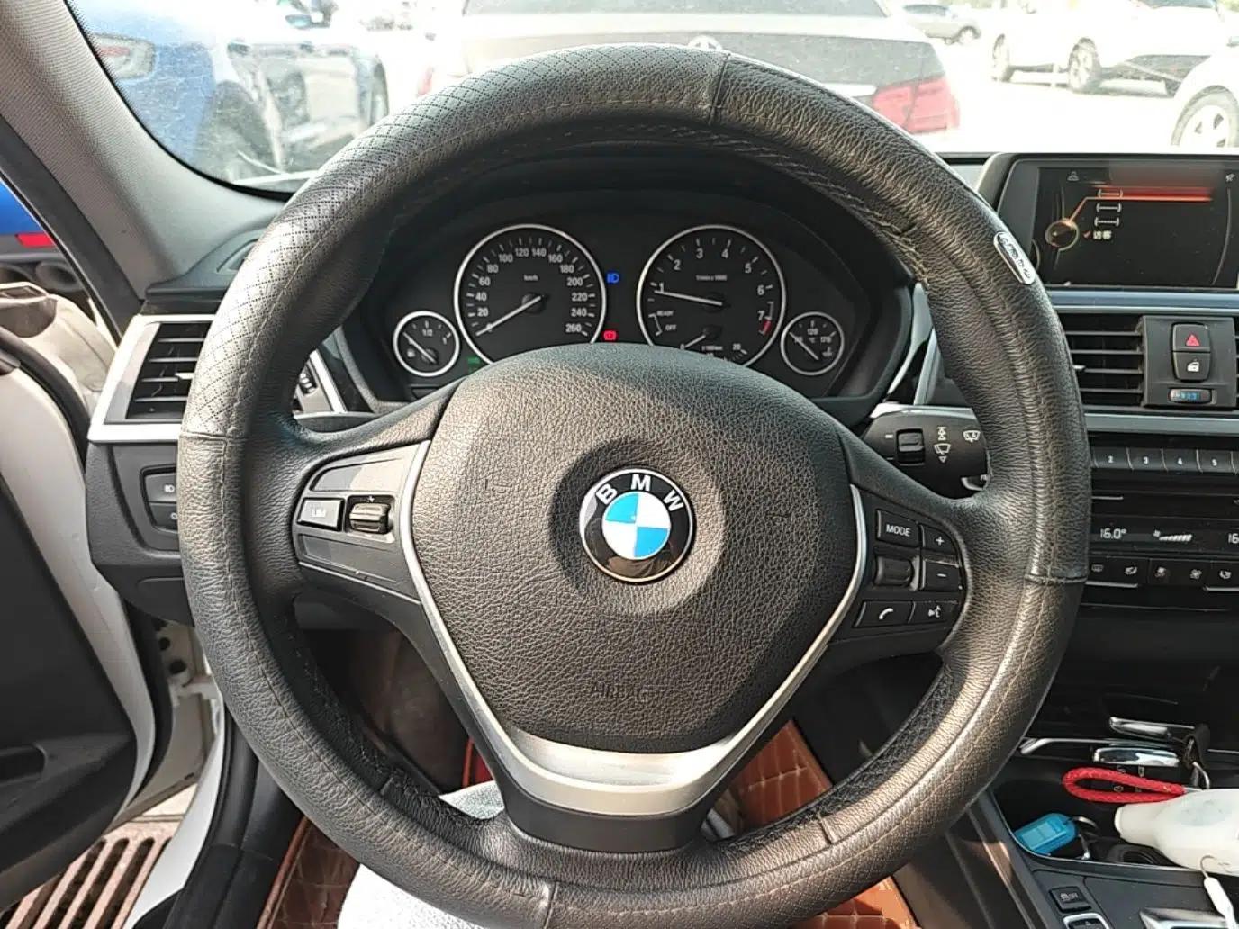 BMW 3 Series 2017 320Li Fashion Model — миниатюра 13