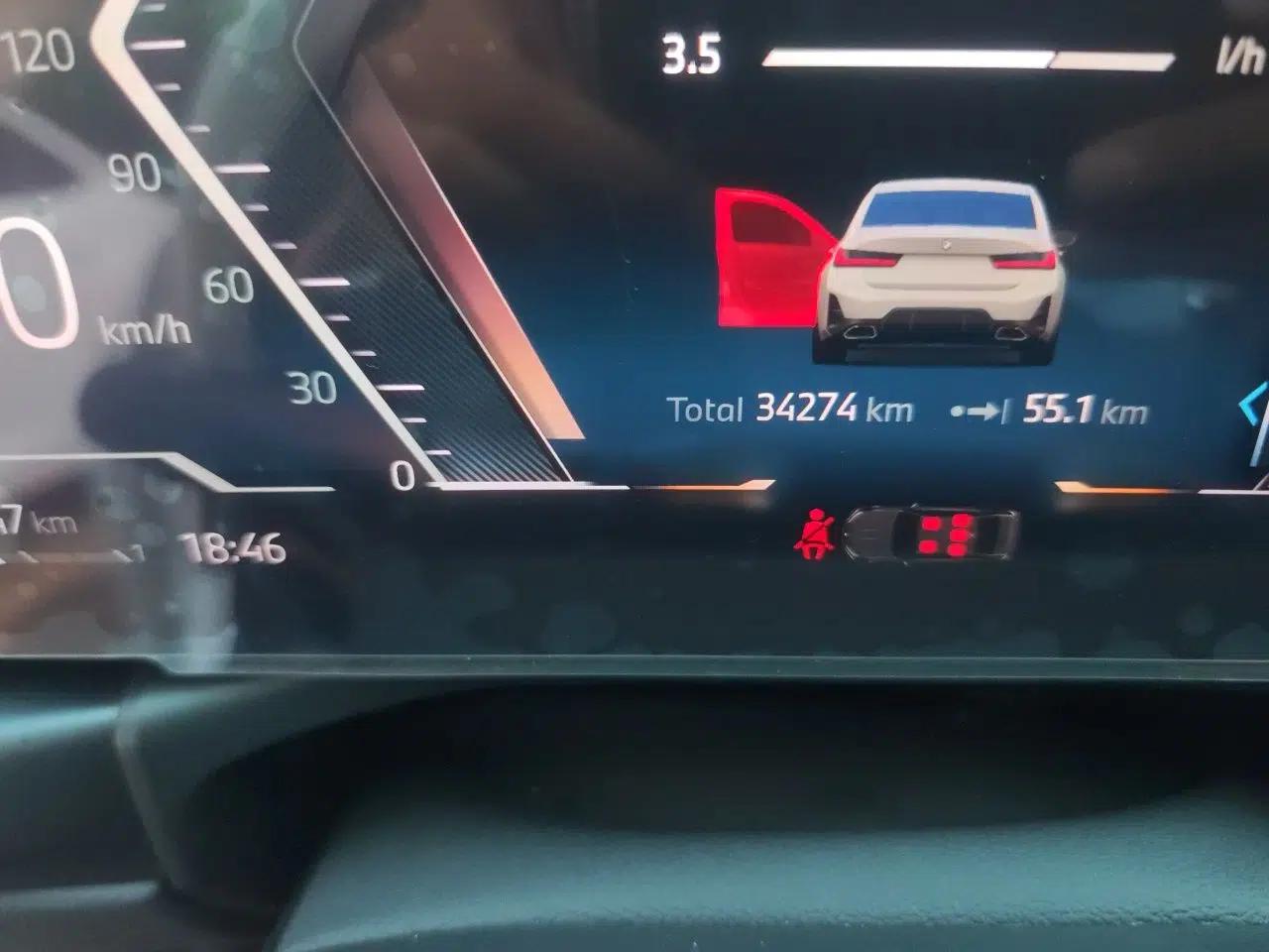 BMW 3 Series 2023 325i M Sport Package — миниатюра 12