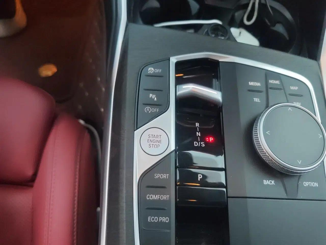BMW 3 Series 2023 325i M Sport Package — миниатюра 14