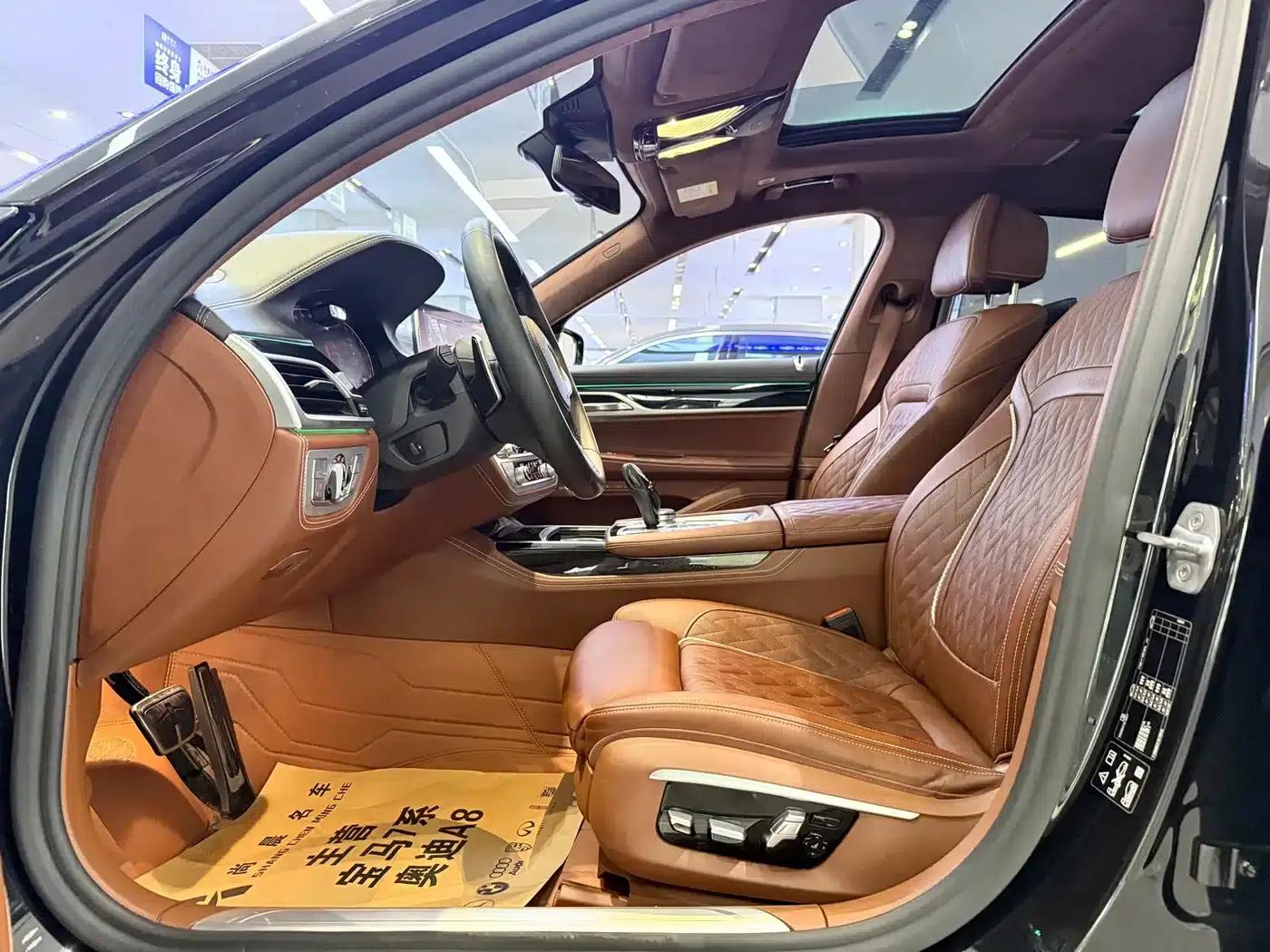 2019 BMW 7 Series 740Li xDrive Executive M Sport Package — миниатюра 6