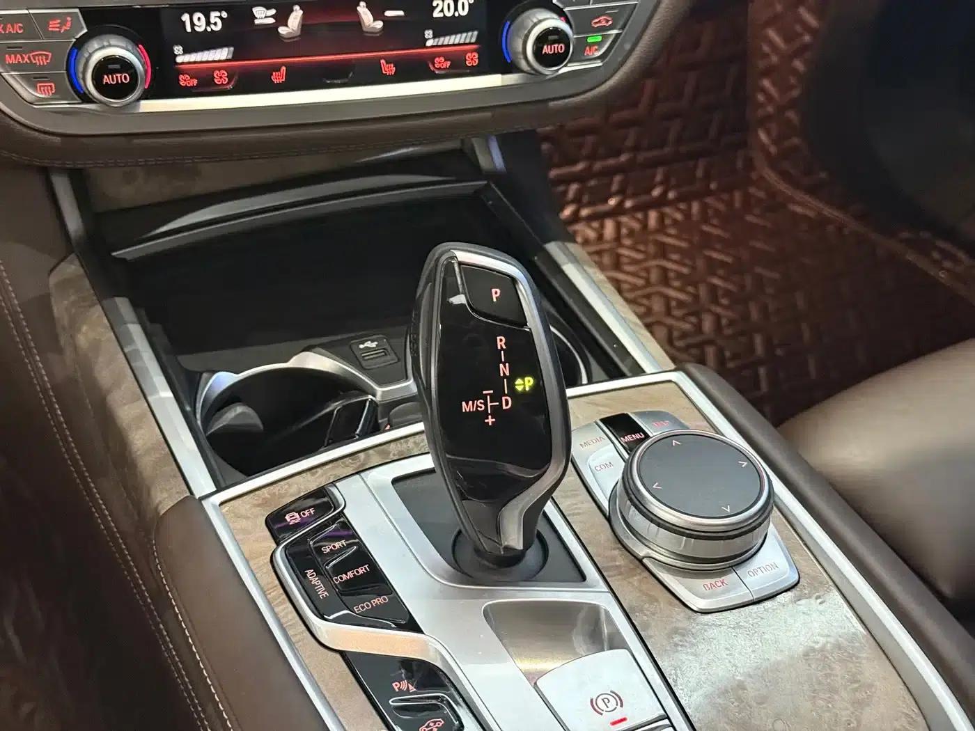 2019 BMW 7 Series Facelift 740Li Leading Luxury Package — миниатюра 9