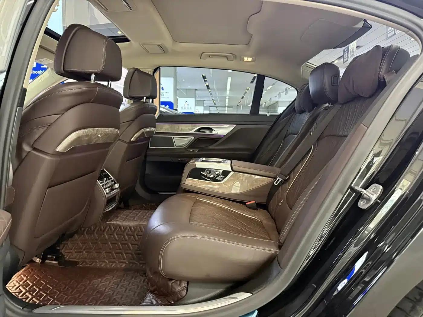 2019 BMW 7 Series Facelift 740Li Leading Luxury Package — миниатюра 10