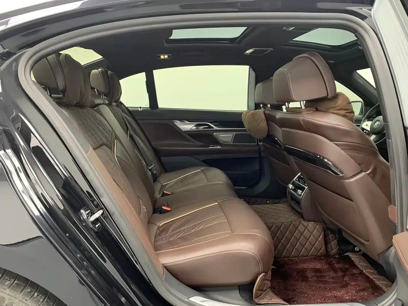 2019 BMW 7 Series 730Li M Sport Package — миниатюра 14