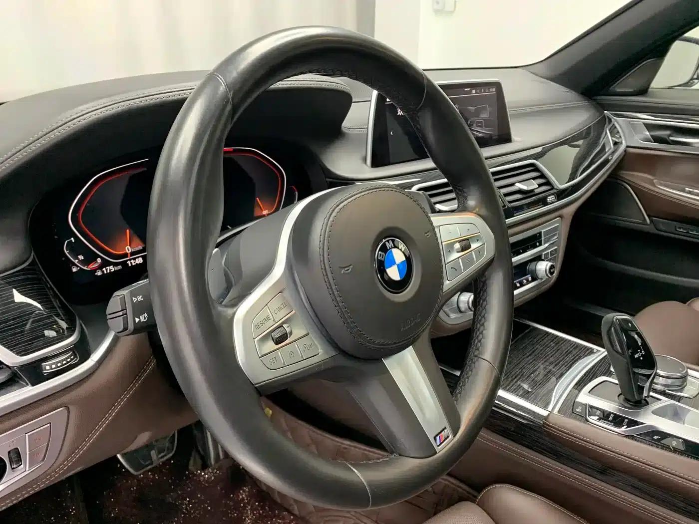 2019 BMW 7 Series 730Li M Sport Package — миниатюра 10