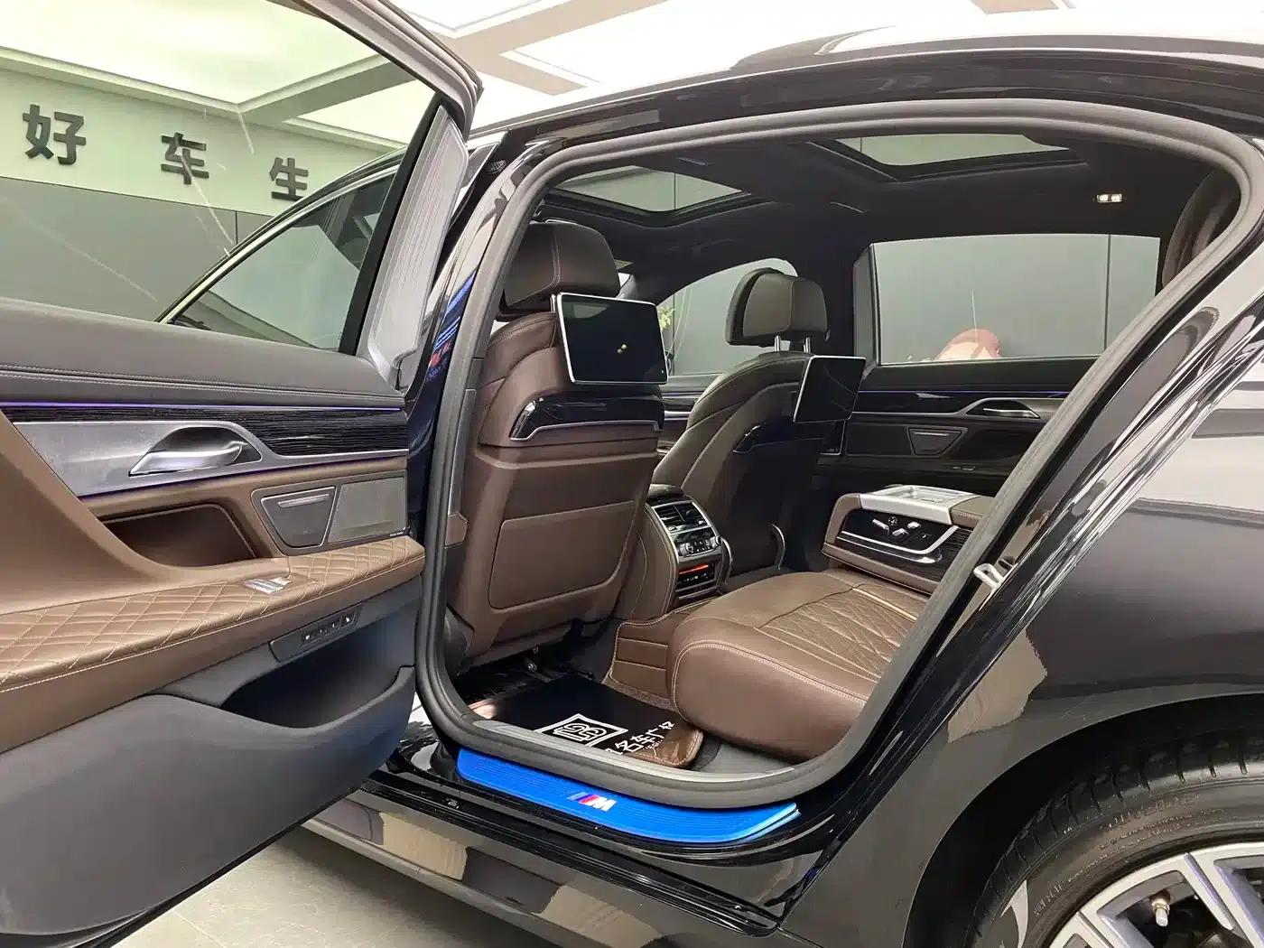 2021 BMW 7 Series 740Li Luxury M Sport Package — миниатюра 6