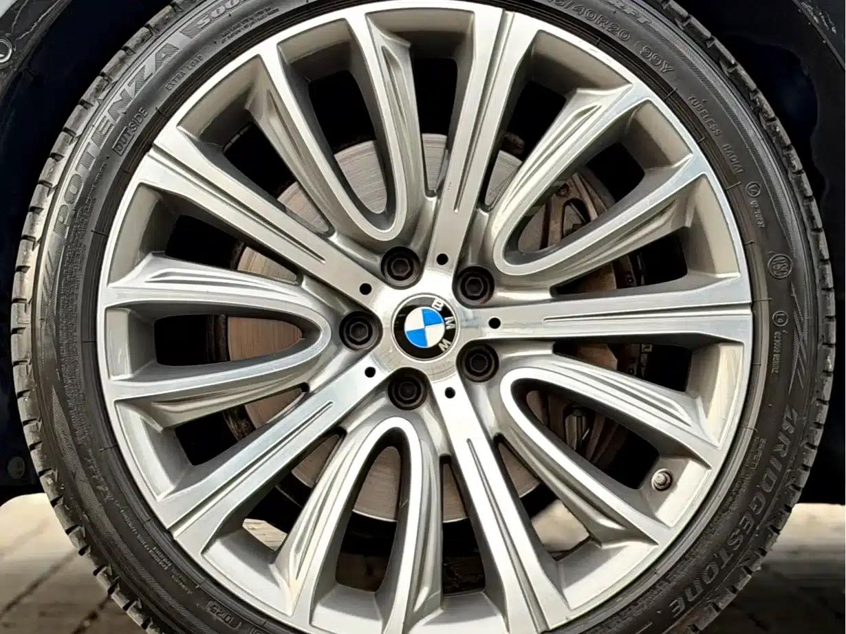 2021 BMW 7 Series 740Li Leading Edition M Sport Package — миниатюра 15