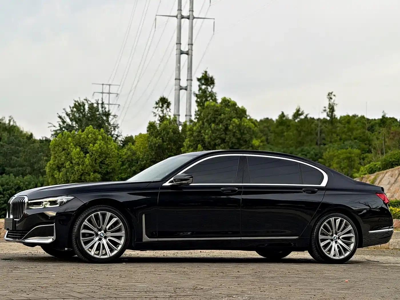2021 BMW 7 Series 740Li Leading Edition M Sport Package — миниатюра 16