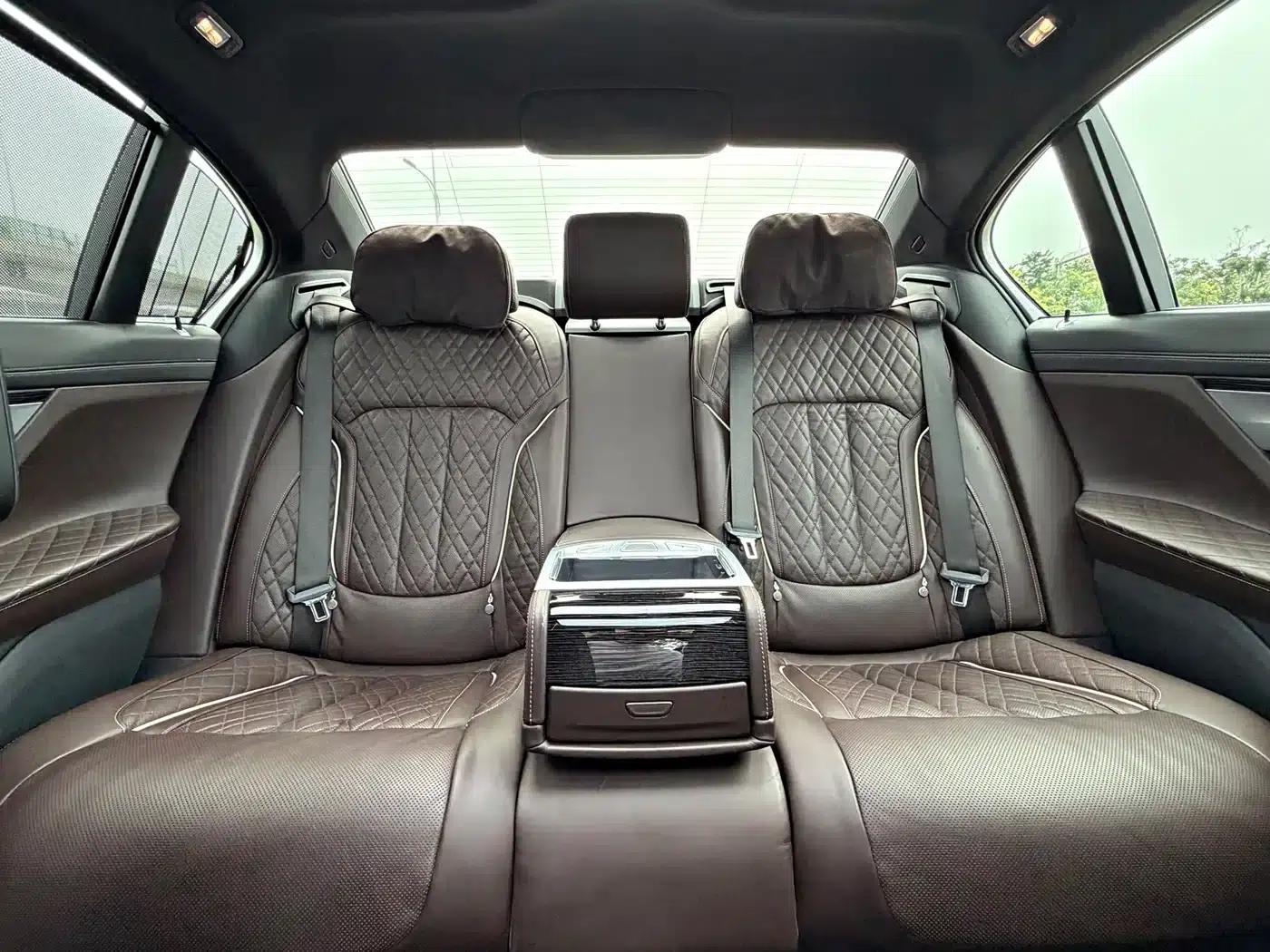 2019 BMW 7 Series 740Li Luxury M Sport Package — миниатюра 12