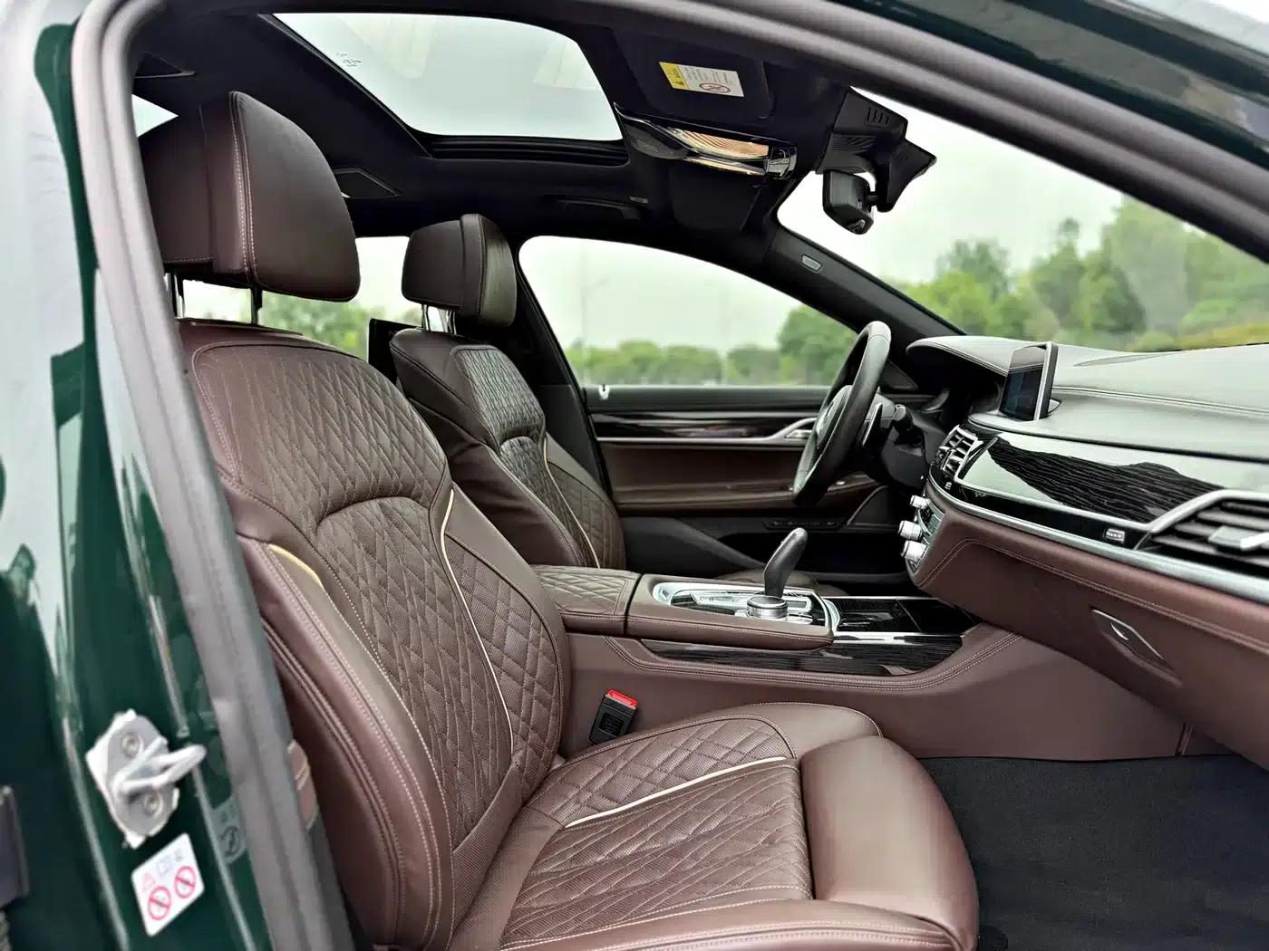 2019 BMW 7 Series 740Li Luxury M Sport Package — миниатюра 15