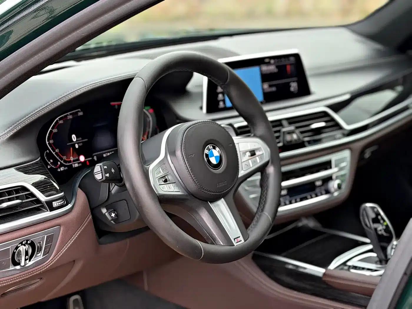 2019 BMW 7 Series 740Li Luxury M Sport Package — миниатюра 4
