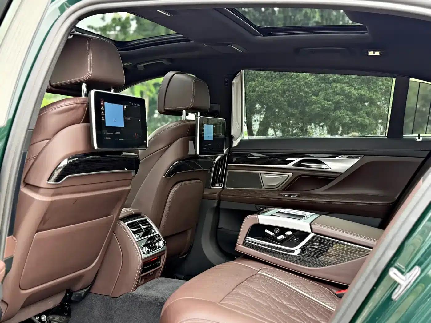 2019 BMW 7 Series 740Li Luxury M Sport Package — миниатюра 7