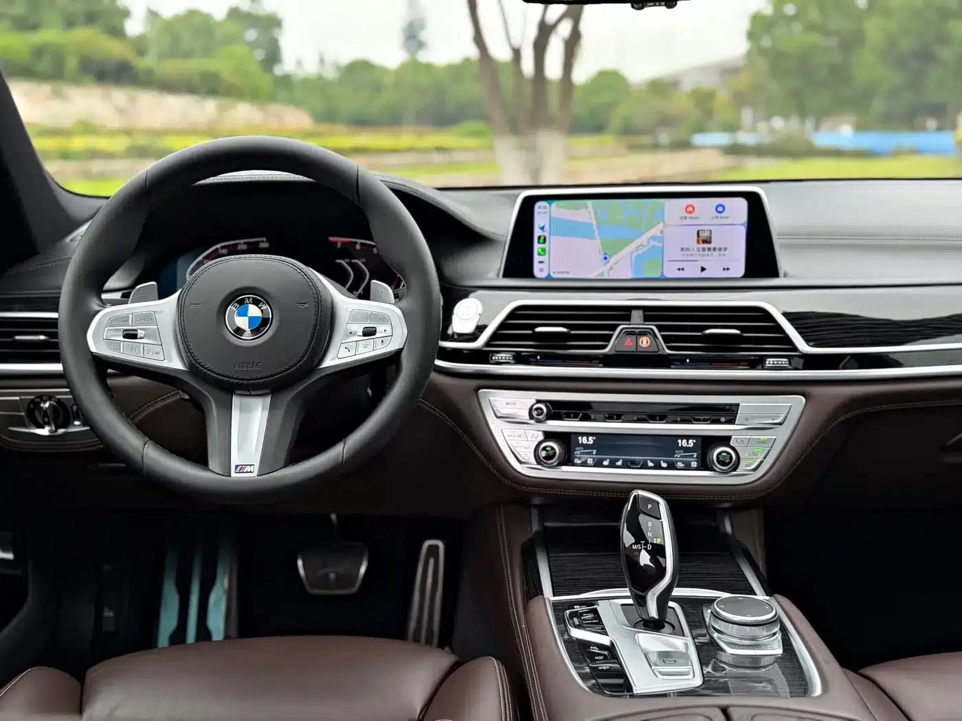 2019 BMW 7 Series 740Li Luxury M Sport Package — миниатюра 8