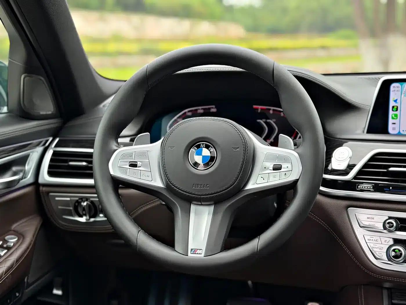 2019 BMW 7 Series 740Li Luxury M Sport Package — миниатюра 9
