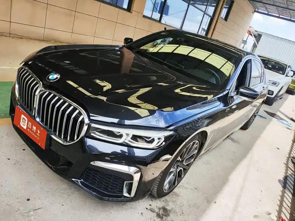 2021 BMW 7 Series 740Li Leading Edition M Sport Package — миниатюра 1