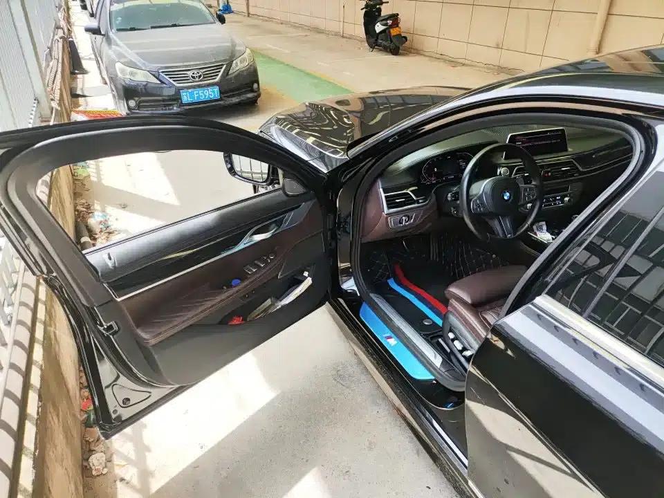2021 BMW 7 Series 740Li Leading Edition M Sport Package — миниатюра 3