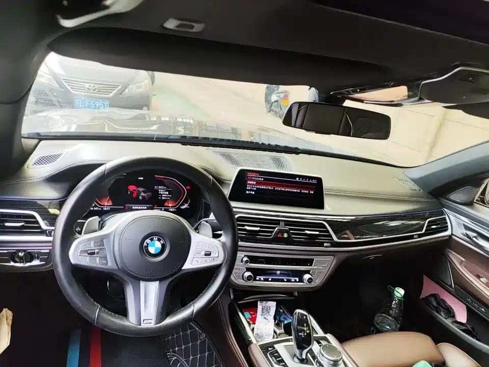 2021 BMW 7 Series 740Li Leading Edition M Sport Package — миниатюра 5