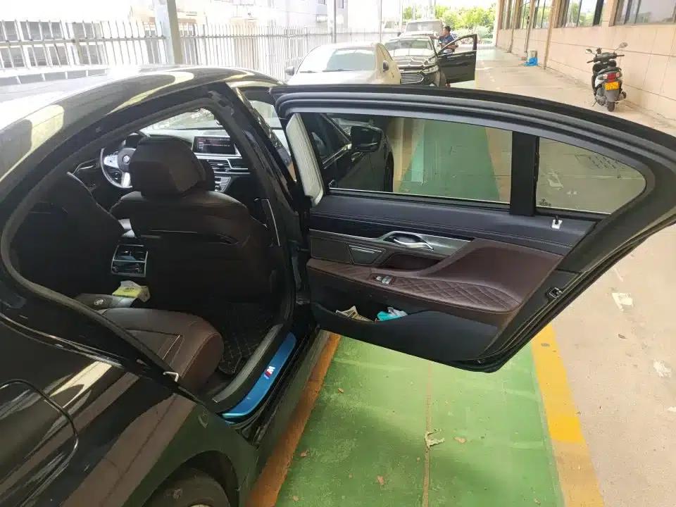 2021 BMW 7 Series 740Li Leading Edition M Sport Package — миниатюра 6
