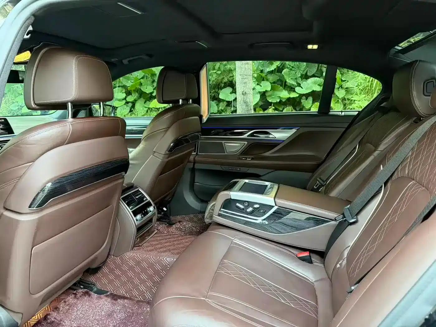 2019 BMW 7 Series 740Li Leading Luxury Package — миниатюра 8