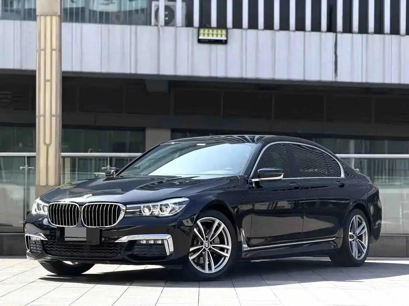 2018 BMW 7 Series 730Li Leading Edition M Sport Package — миниатюра 1
