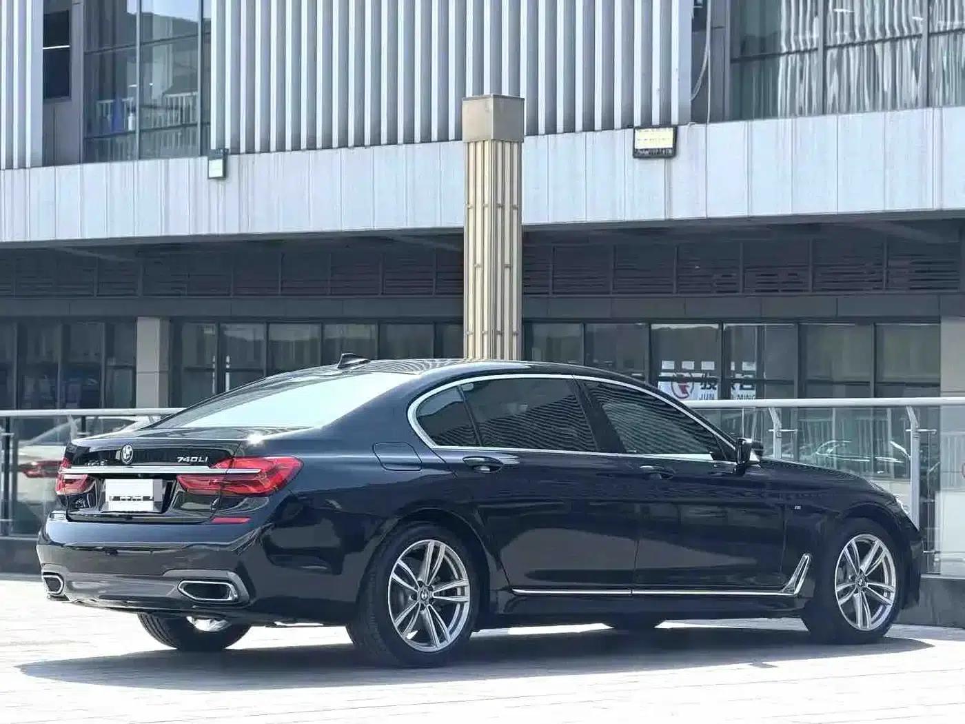 2018 BMW 7 Series 730Li Leading Edition M Sport Package — миниатюра 3