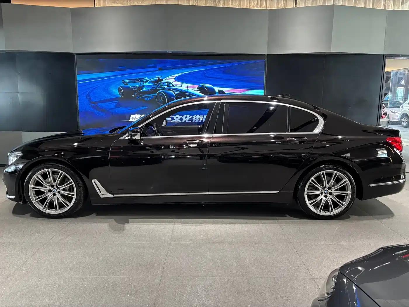2018 BMW 7 Series 740Li xDrive Luxury Package — миниатюра 3