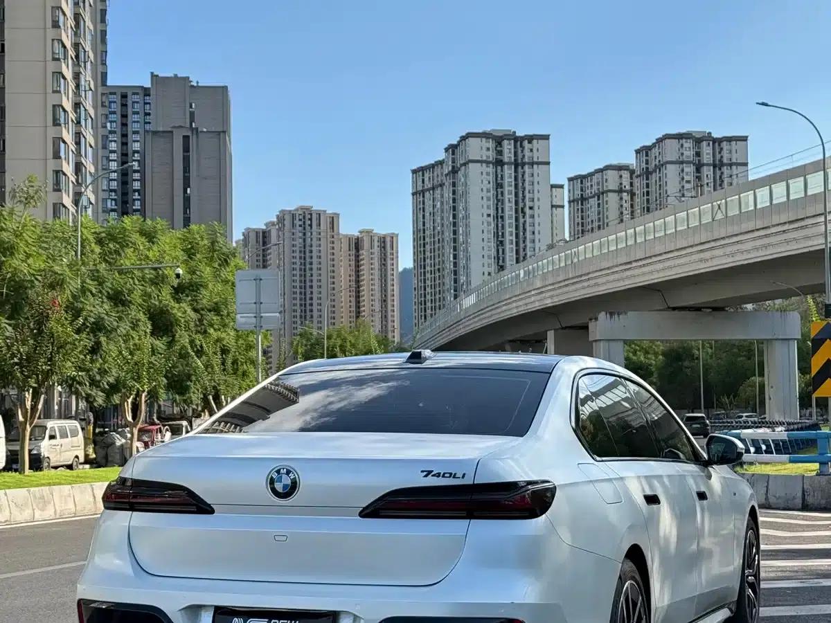 2023 BMW 7 Series 735Li M Sport Package — миниатюра 4