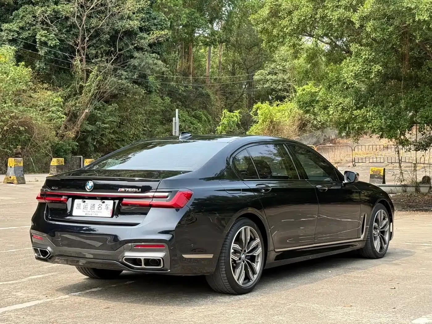 2019 BMW 7 Series M760Li xDrive V12 Sport Package — миниатюра 11