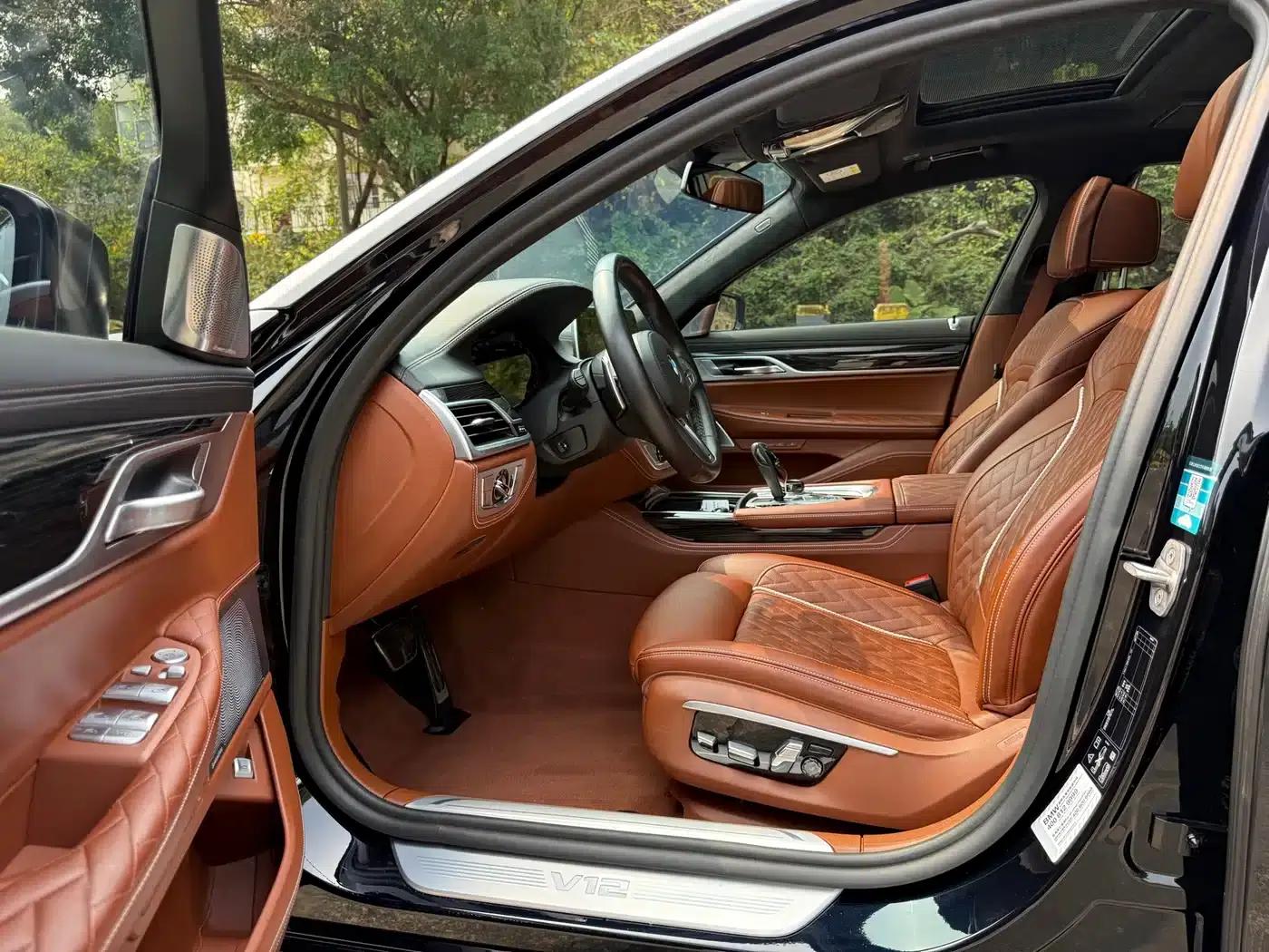 2019 BMW 7 Series M760Li xDrive V12 Sport Package — миниатюра 4