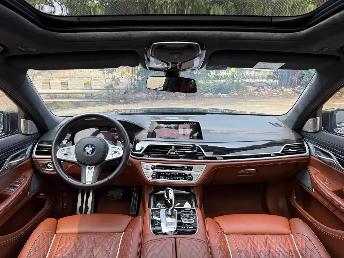 2019 BMW 7 Series M760Li xDrive V12 Sport Package — миниатюра 6