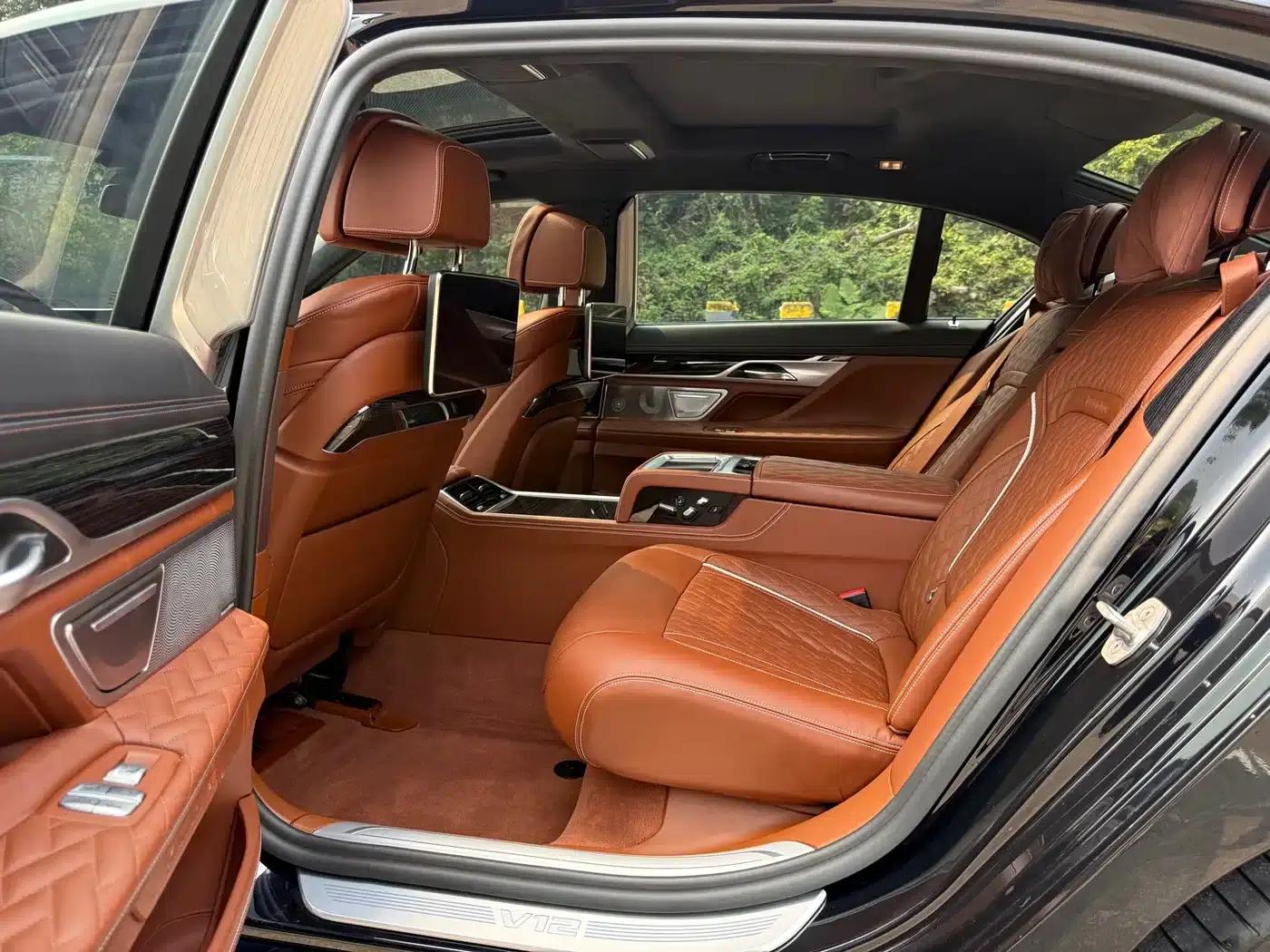 2019 BMW 7 Series M760Li xDrive V12 Sport Package — миниатюра 9