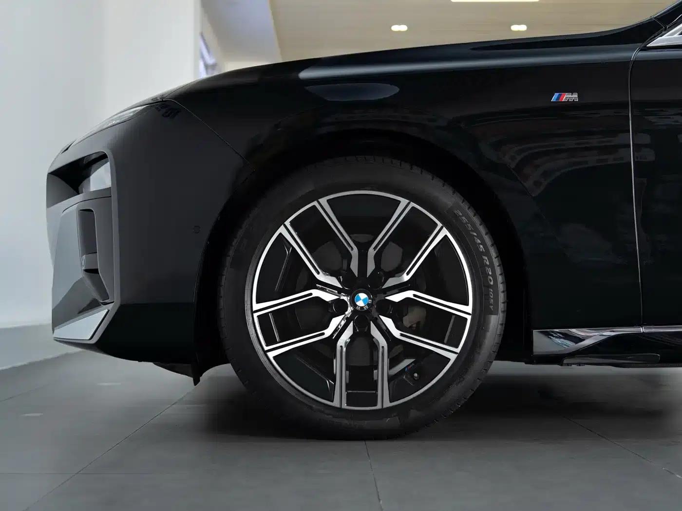 2023 BMW 7 Series 735Li M Sport Package — миниатюра 8