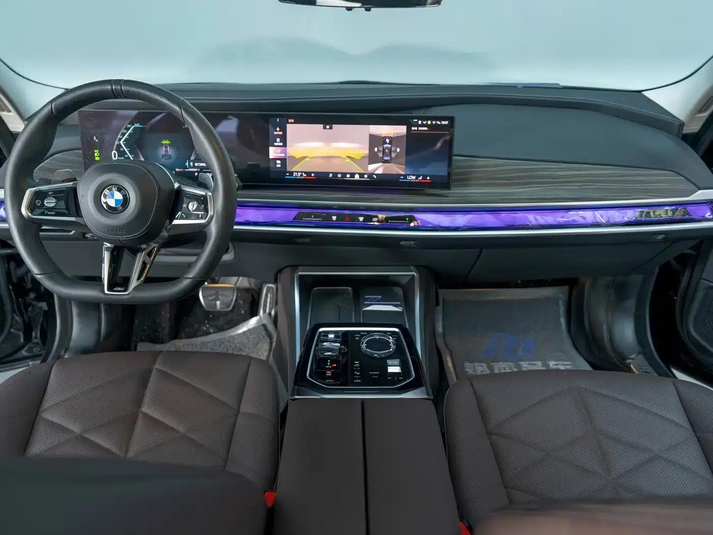2023 BMW 7 Series 735Li M Sport Package — миниатюра 10