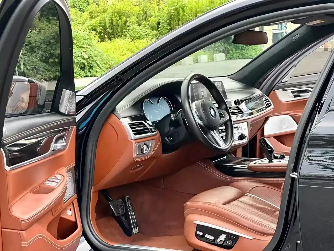 2018 BMW 7 Series M760Li xDrive — миниатюра 8