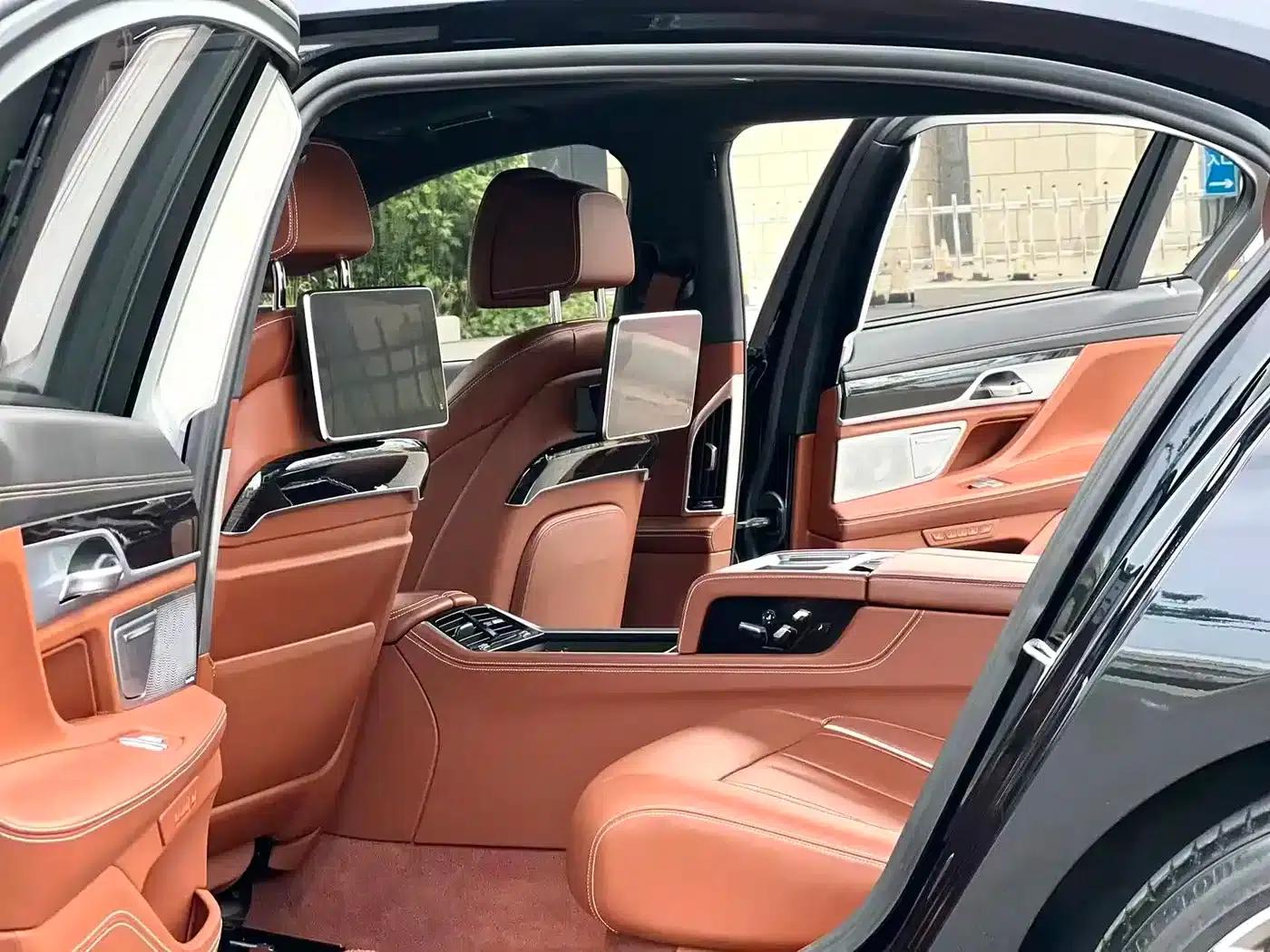 2018 BMW 7 Series M760Li xDrive — миниатюра 10