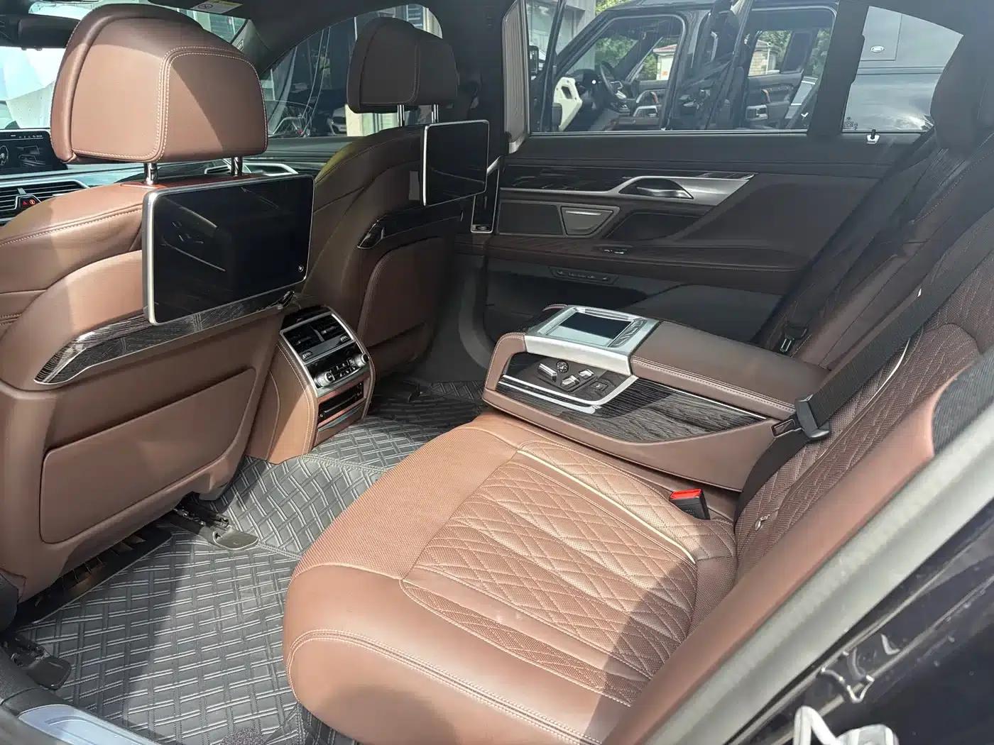 2021 BMW 7 Series 740Li Luxury M Sport Package — миниатюра 10