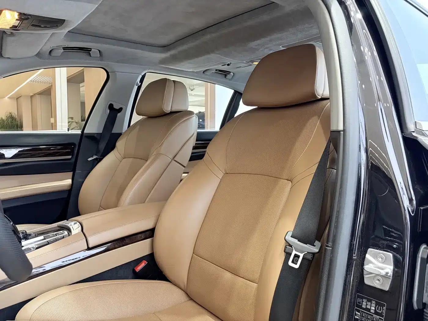 BMW 7 Series 2012 760Li 25th Anniversary Limited Edition — миниатюра 8