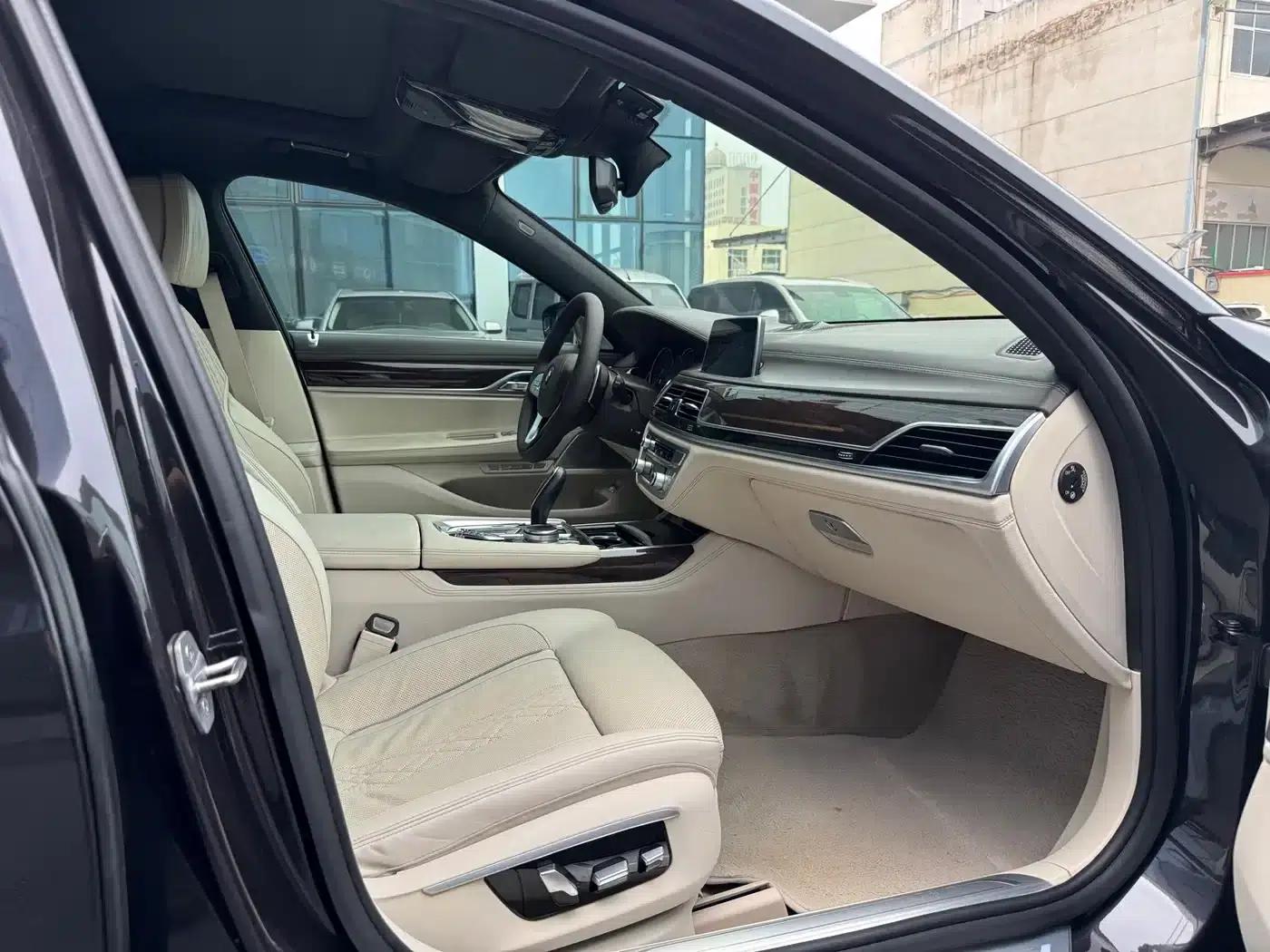 2016 BMW 7 Series 750Li xDrive 4-seater — миниатюра 12