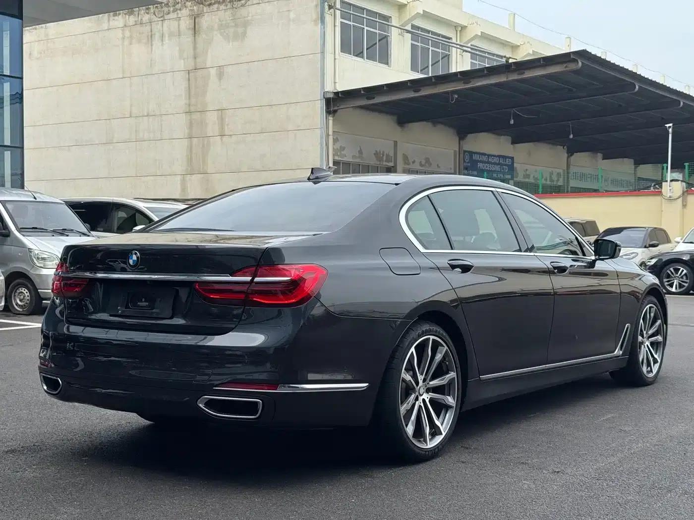 2016 BMW 7 Series 750Li xDrive 4-seater — миниатюра 5