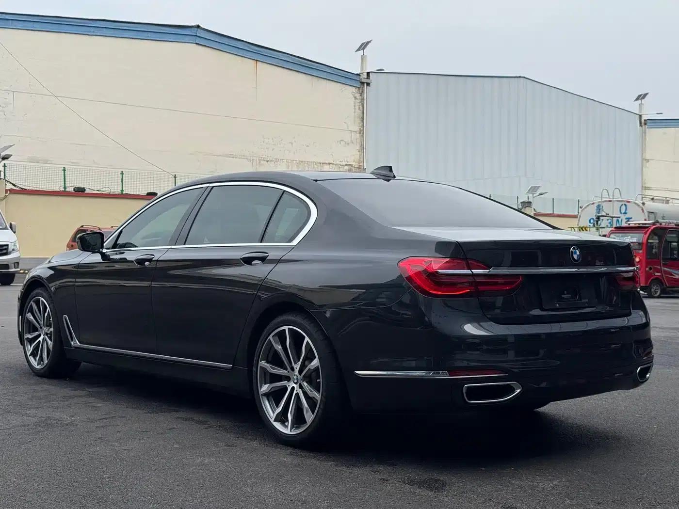 2016 BMW 7 Series 750Li xDrive 4-seater — миниатюра 6