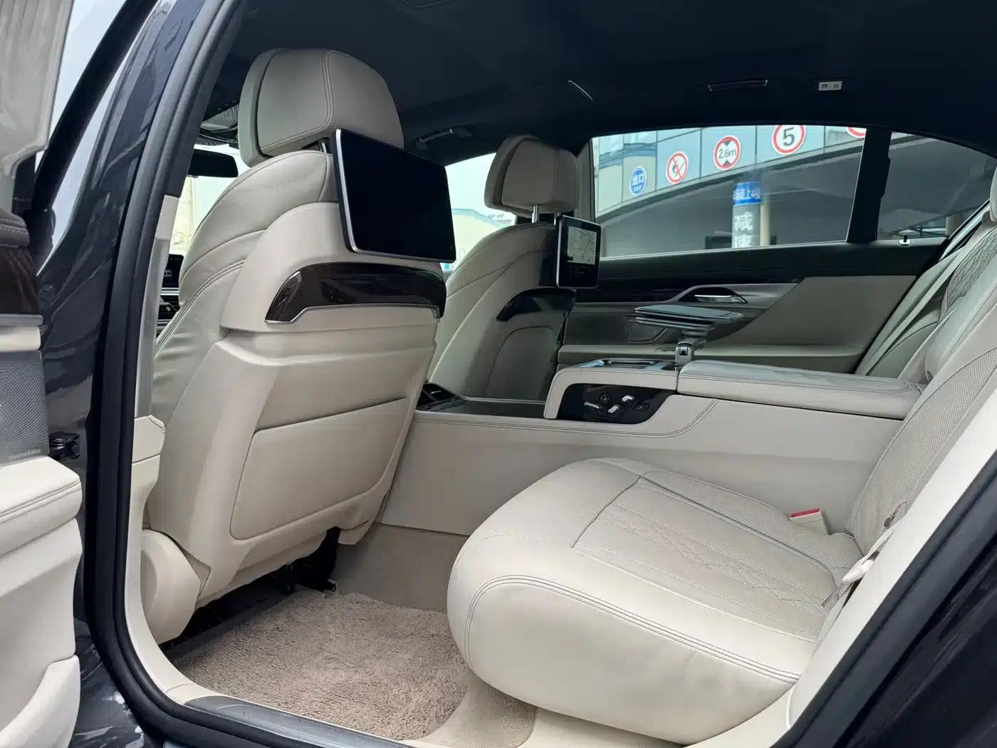 2016 BMW 7 Series 750Li xDrive 4-seater — миниатюра 7