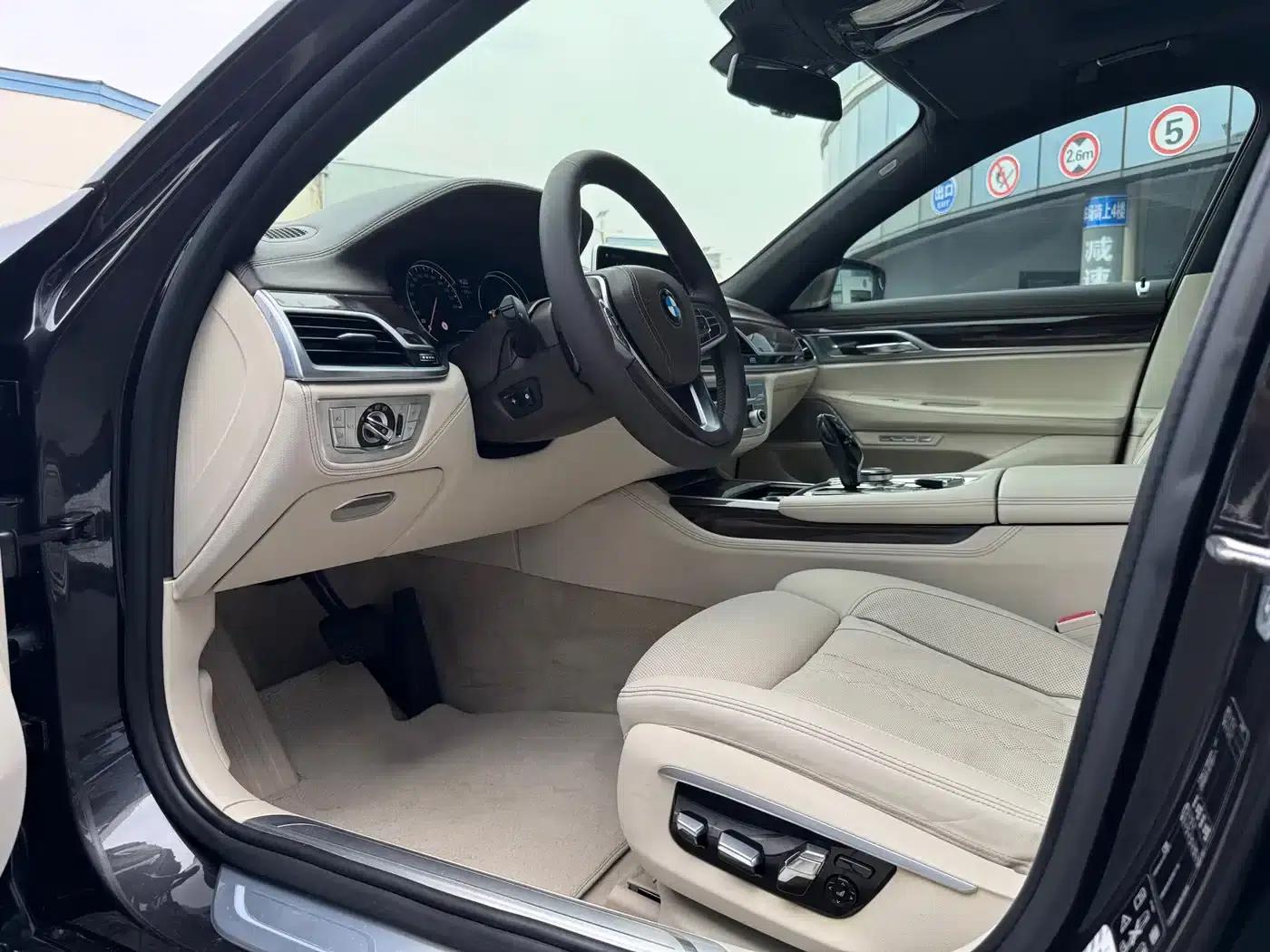 2016 BMW 7 Series 750Li xDrive 4-seater — миниатюра 9