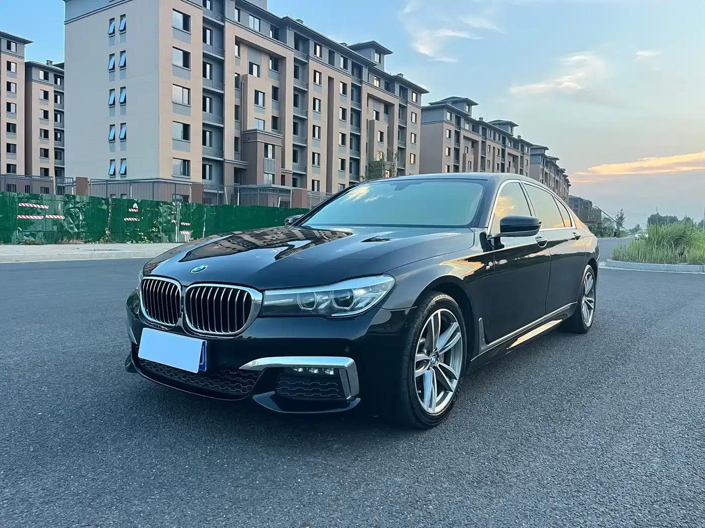 2018 BMW 7 Series 730Li Leading Edition M Sport Package — миниатюра 1