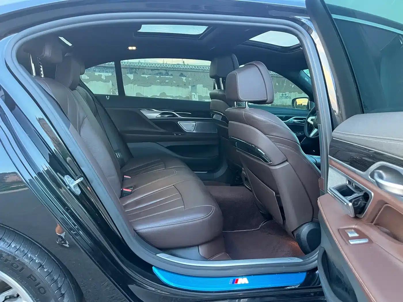 2018 BMW 7 Series 730Li Leading Edition M Sport Package — миниатюра 16