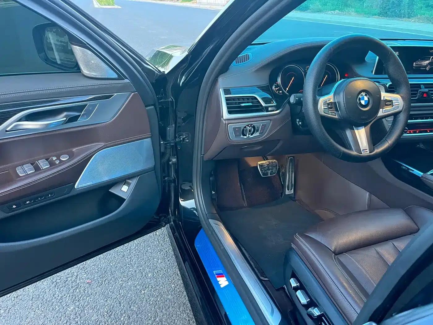 2018 BMW 7 Series 730Li Leading Edition M Sport Package — миниатюра 19